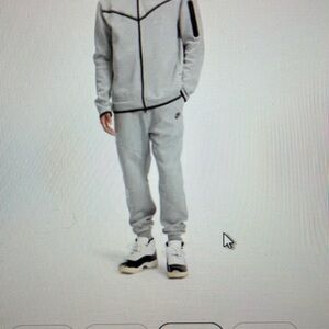 Nike Gray Men's SET Pants and Matching Hoodie in great condition -